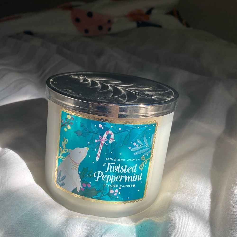 Bath and Body Works Twisted Peppermint Three Wick Candle🐚🌸